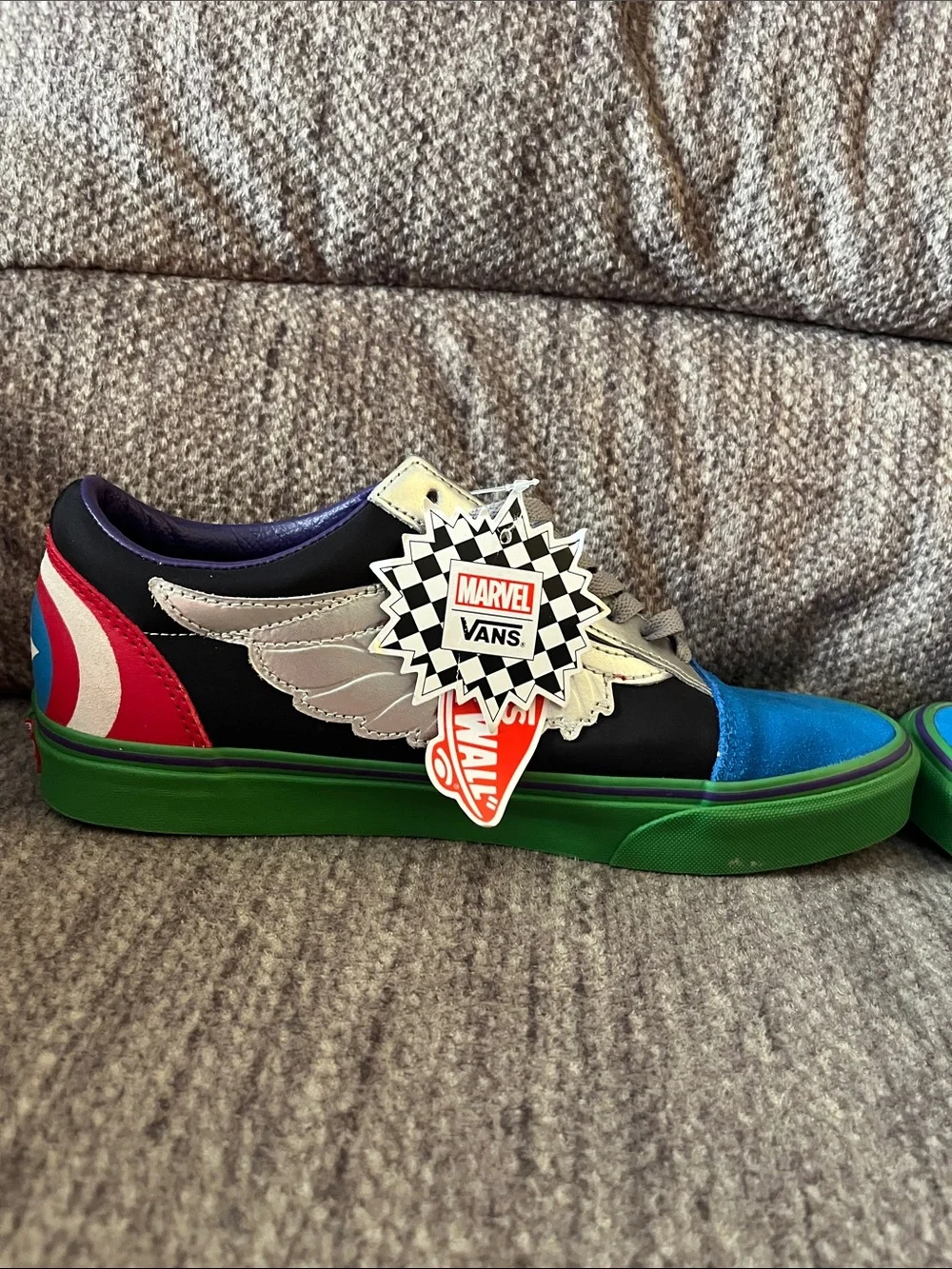 NWT Men's 10.5 Women’s 12 Marvel Vans Sneakers Avengers Thor Captain America